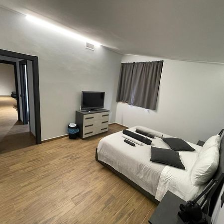 Bed and Breakfast Industrial House 3 Corsico Exterior foto